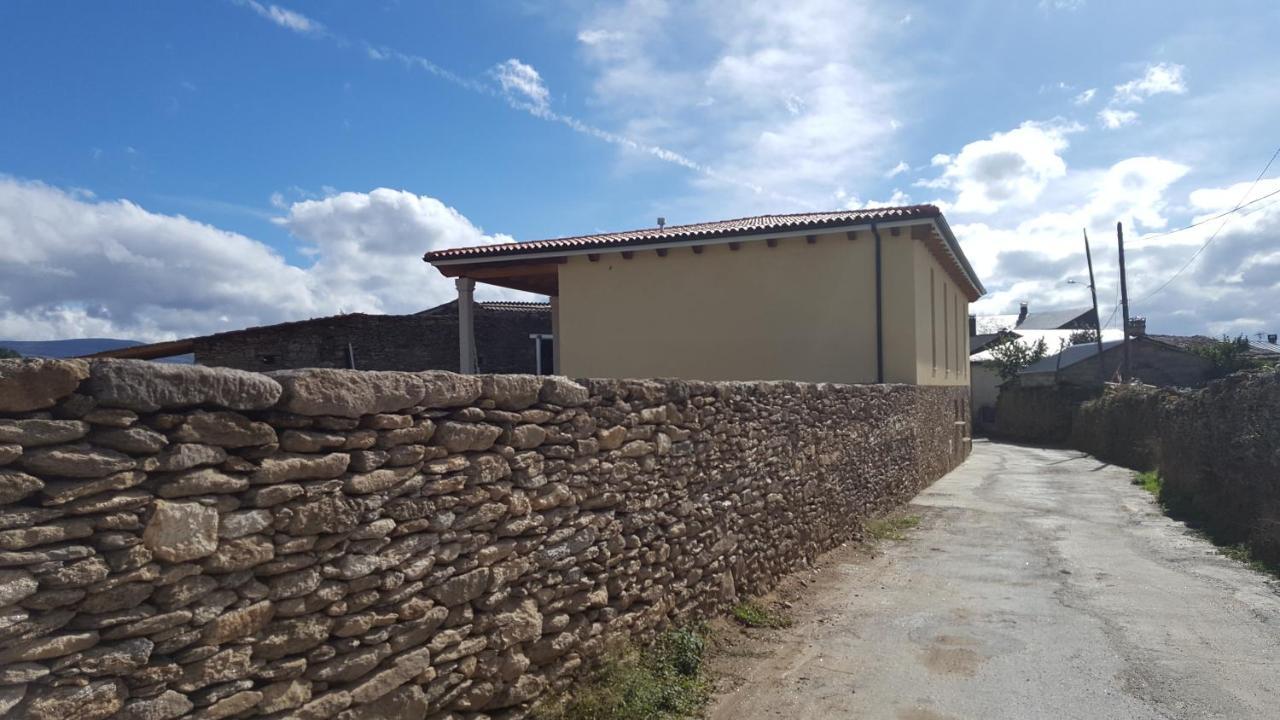 特兰卡洛酒店 Viana do Bolo 外观 照片
